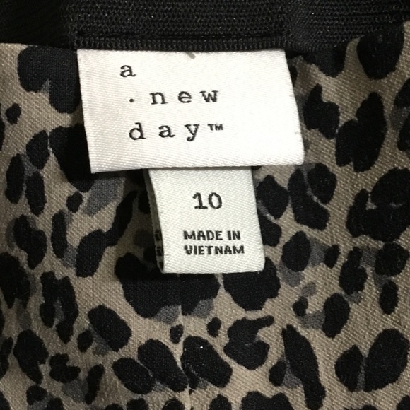 🙀3/$20 A New Day Women's Hip Zip Cheetah Print Dress Pants Size 10 - Picture 6 of 6